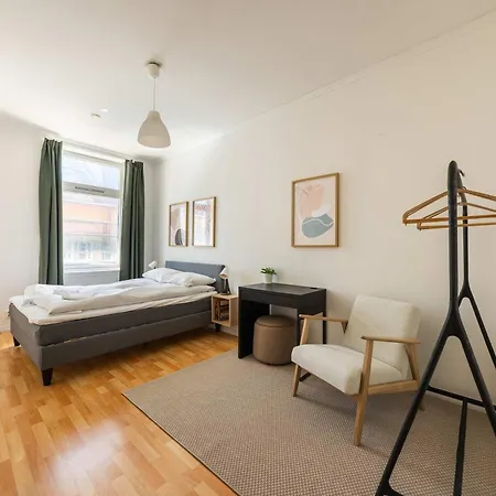 Spacious 4br Near Downtown & Ocean Apartment *